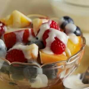 Berries with Banana Cream