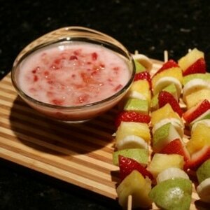 Fruit Kabobs with Strawberry Yogurt Dip